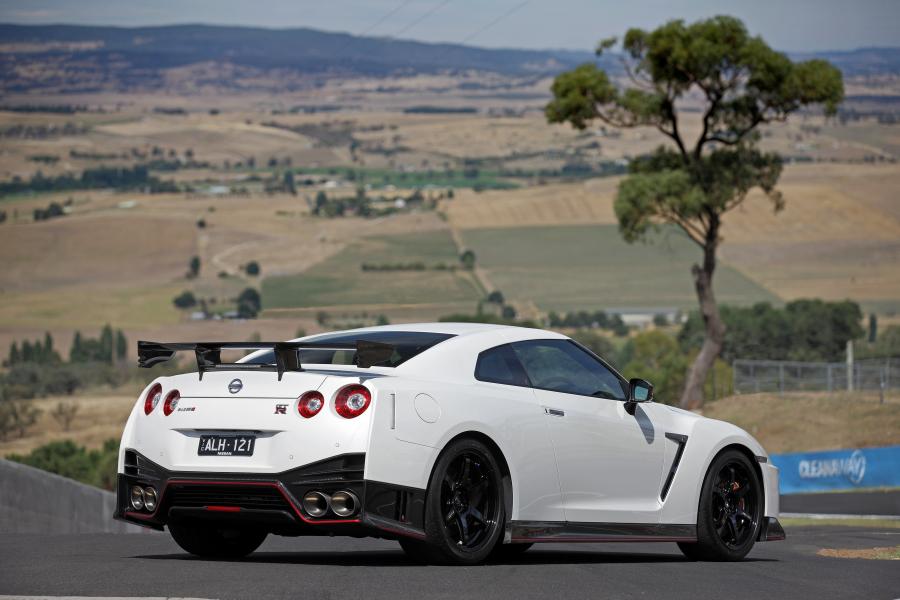  Nissan GT-R Nismo 2017 года  (AU) (фото 15 из 34)